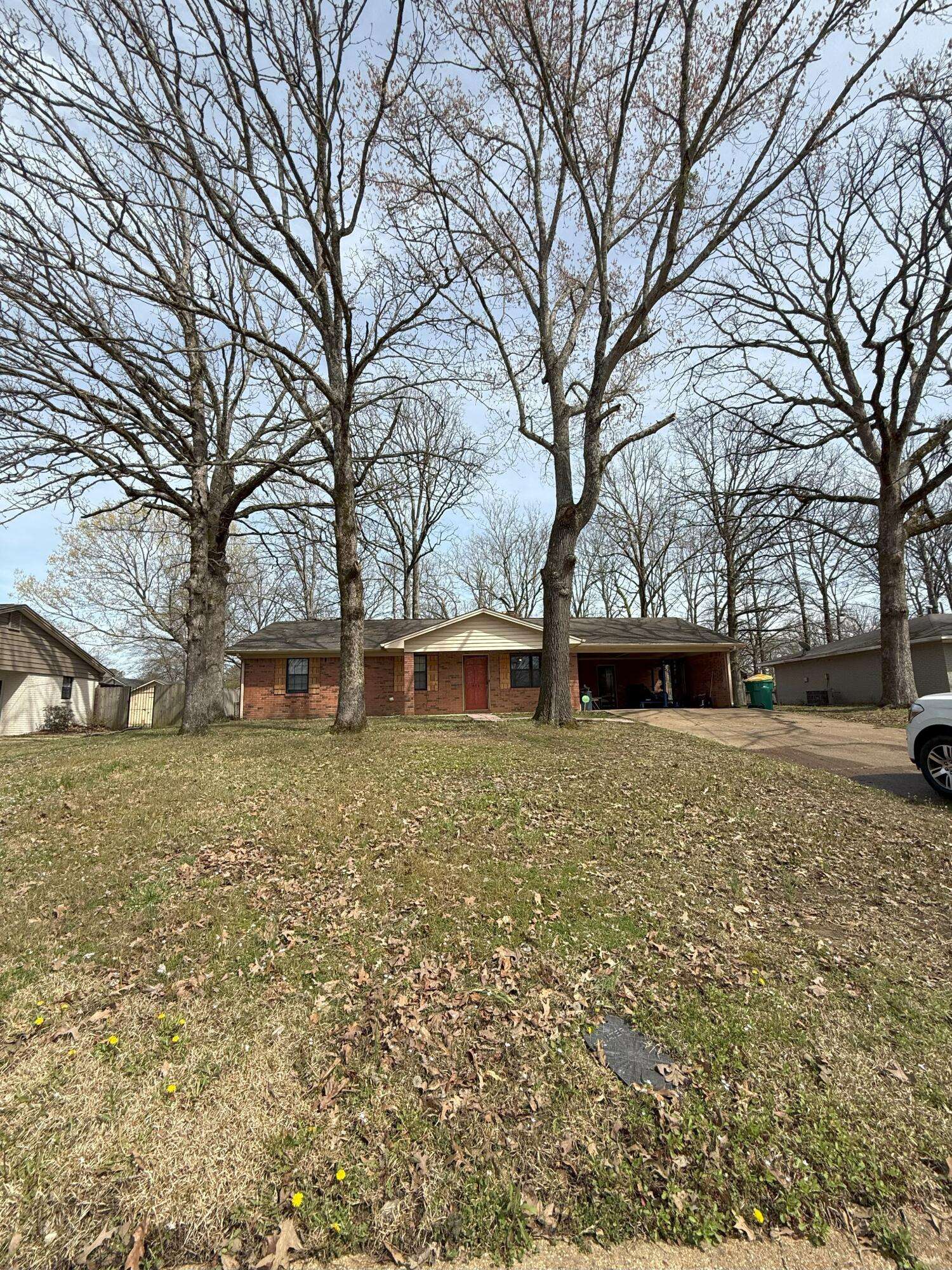 Tupelo, MS 38801,906 Beechnut St.