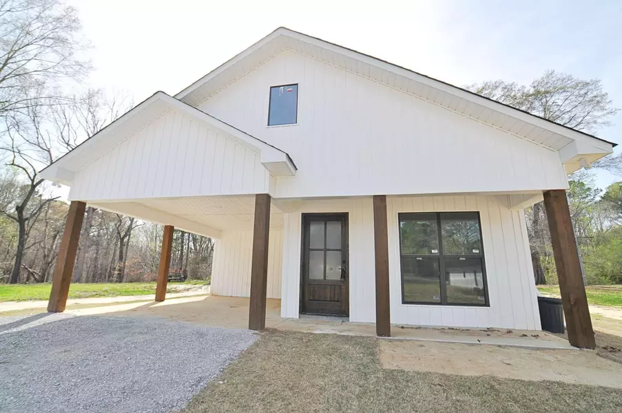 1105A S Lake St., Booneville, MS 38829