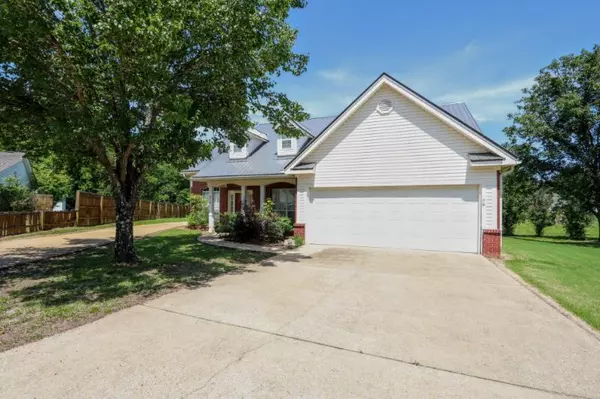 Booneville, MS 38829,214 Ridgecrest Dr.