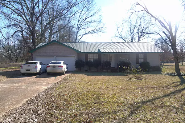 Houston, MS 38851,585 CR 406