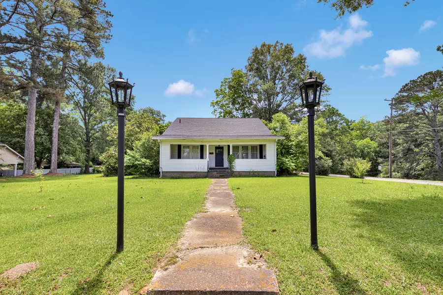 943 W Commerce St., Aberdeen, MS 39730