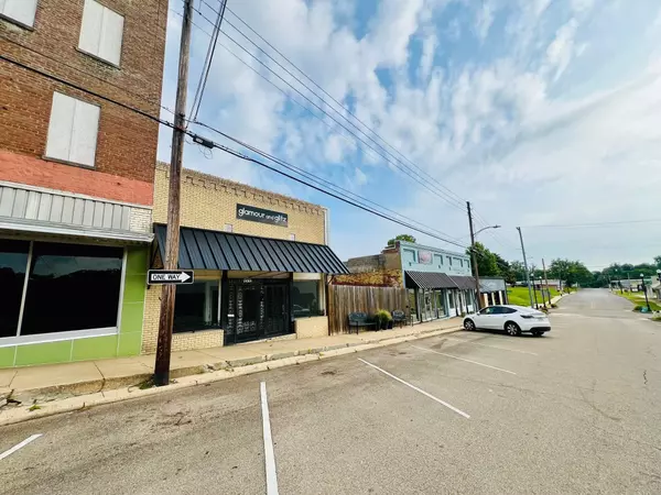 Booneville, MS 38829,112 W College