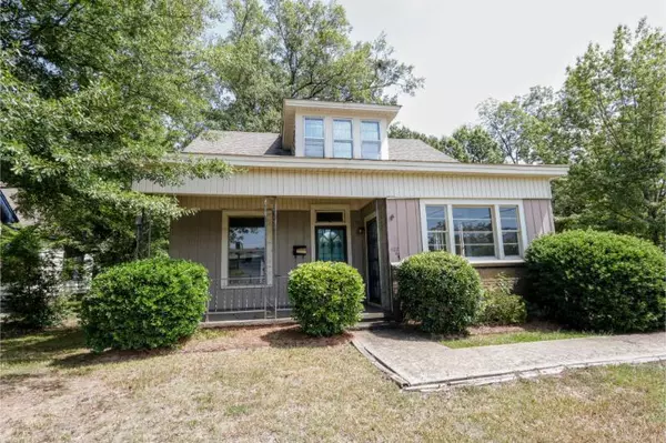 402 N Gloster,  Tupelo,  MS 38804