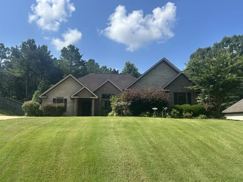 113 Deerfield Dr., Guntown, MS 38849