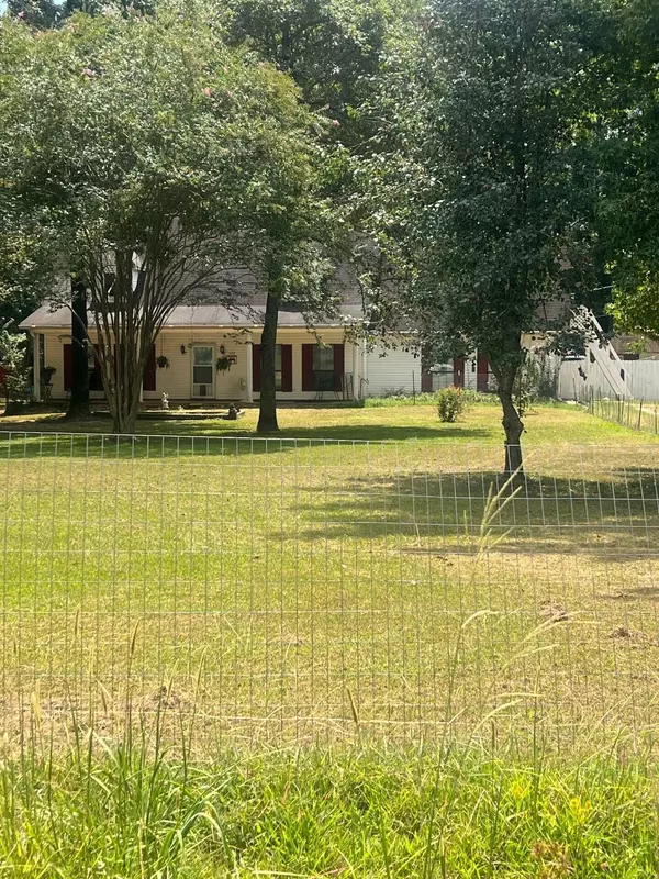 Shannon, MS 38868,1082 Trice St.