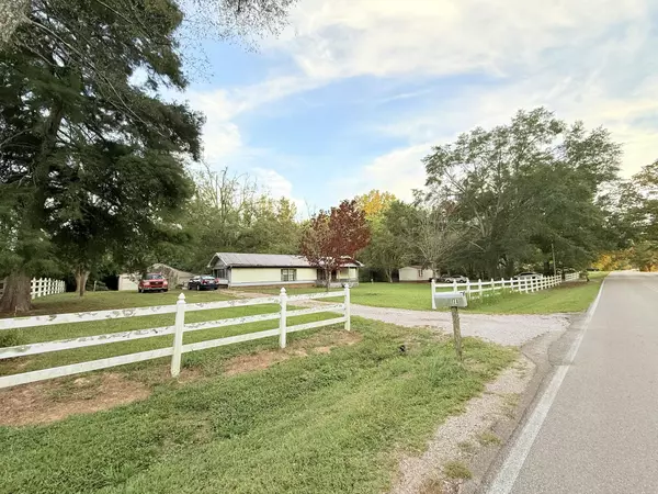 Baldwyn, MS 38824,174 & 178 CR 1503 (2 houses)
