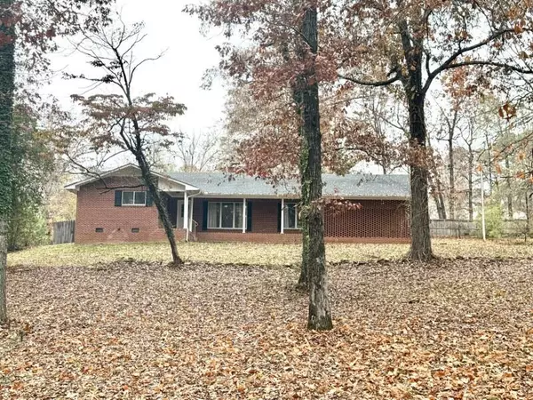 Fulton, MS 38843,414 Oak Ln.