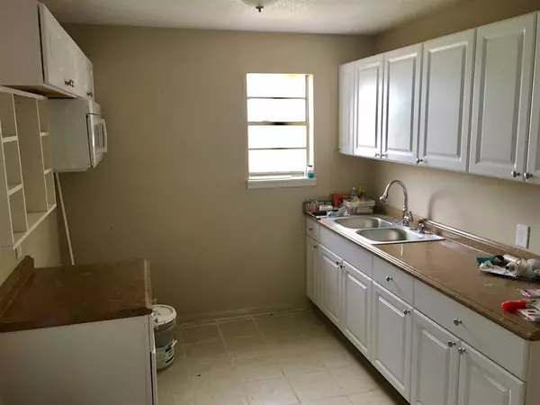 Memphis, TN 38106,688 E MCLEMORE AVE