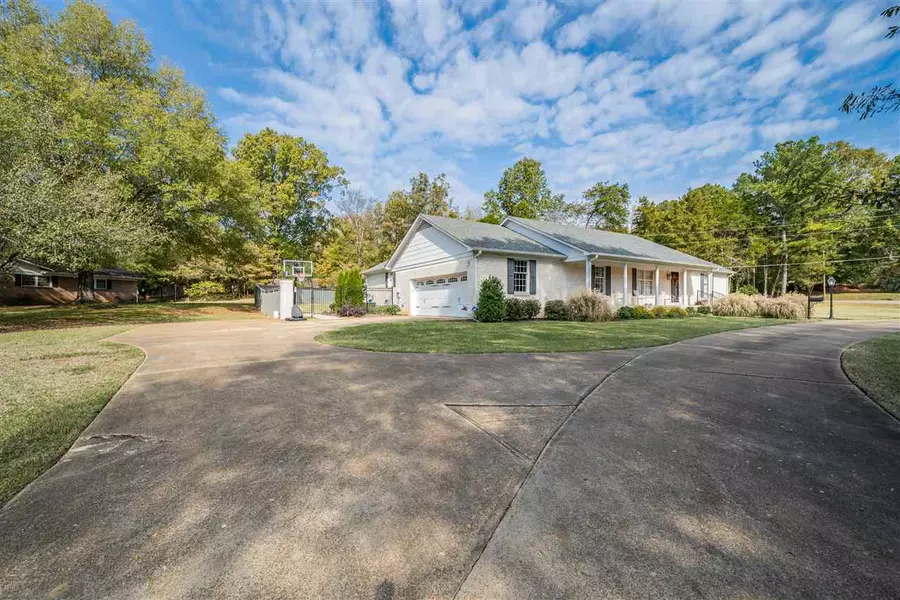 513 OAK ST, Somerville, TN 38068