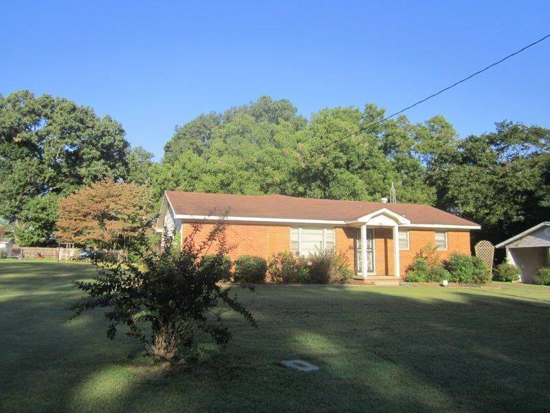 588 CIRCLE DR, Halls, TN 38040