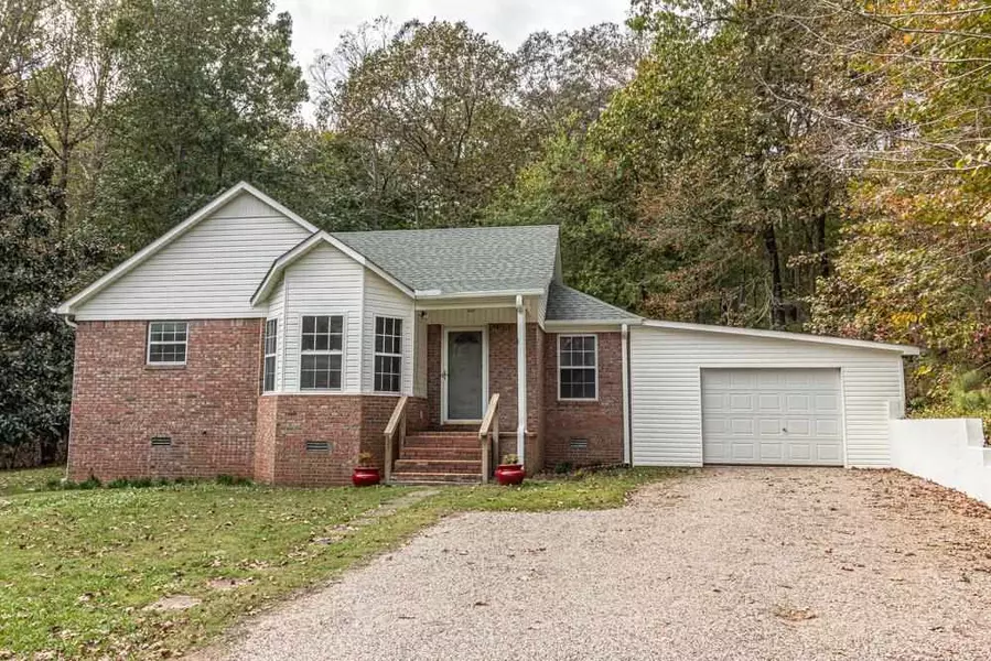 671 JENNY ST, Selmer, TN 38375