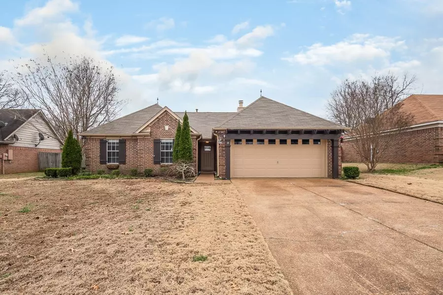 40 OAK CREST DR, Oakland, TN 38060