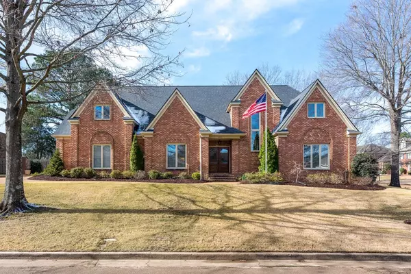 2405 LINKENHOLT DR, Collierville, TN 38017