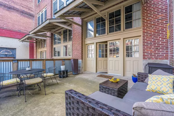 Memphis, TN 38103,413 S MAIN ST #103