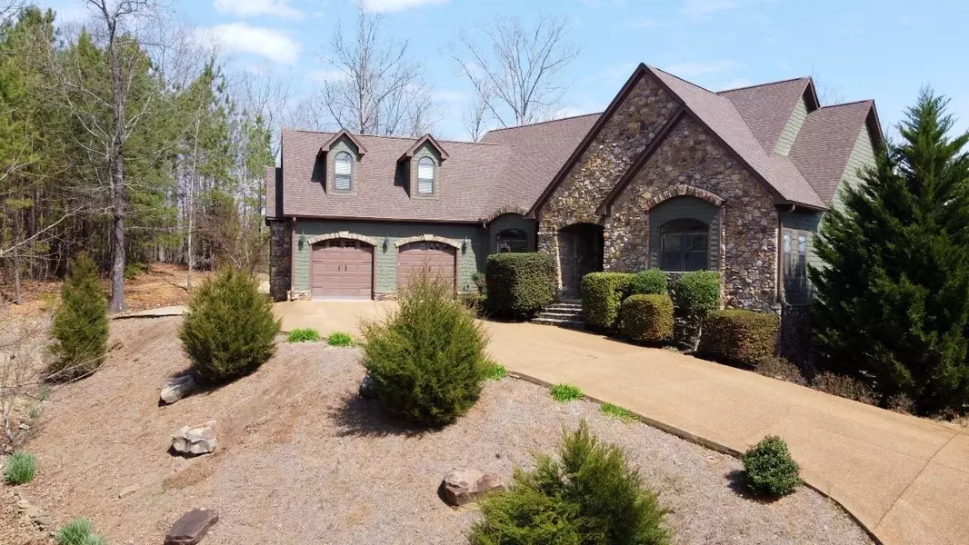 126 OAK HOLLOW CV, Counce, TN 38326