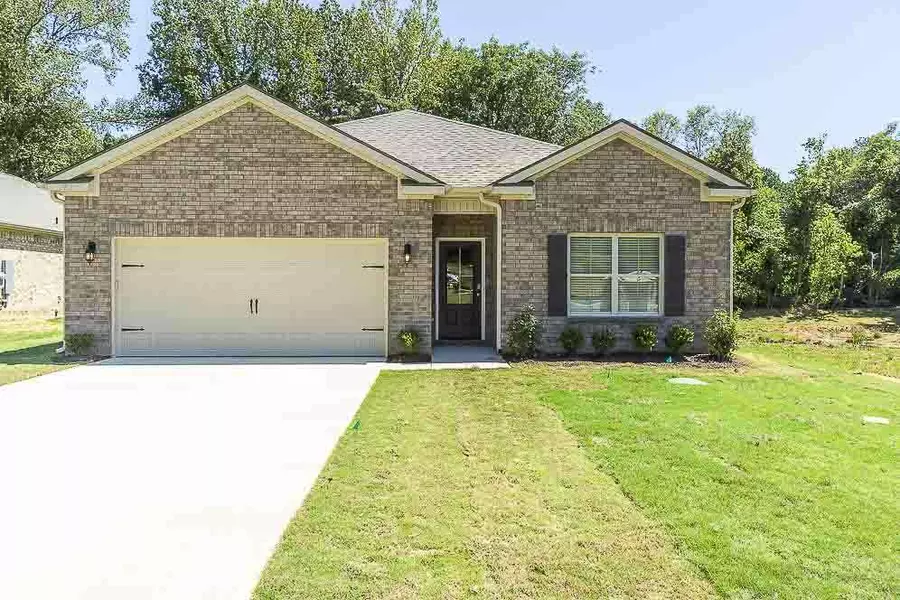 40 BLACKTHORN CV, Oakland, TN 38060