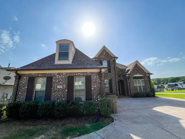 2383 CRIMSON RIDGE LN, Cordova, TN 38016