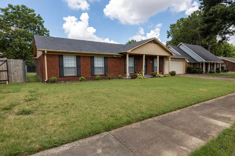 3743 WHITE BIRCH DR, Memphis, TN 38115