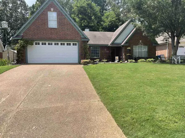 3189 SHADOW GREEN LN, Lakeland, TN 38002