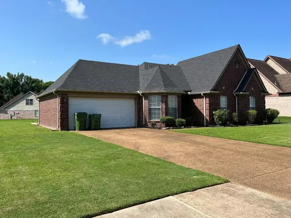 4497 QUEEN SINCLAIR CIR, Millington, TN 38053