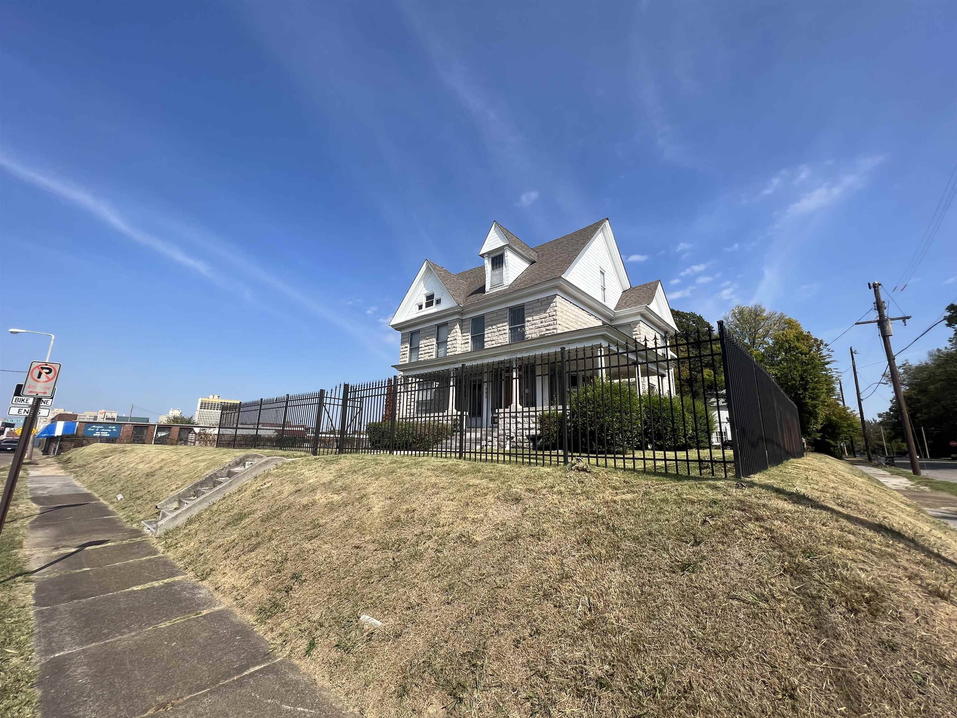 Memphis, TN 38126,320 EAST ST