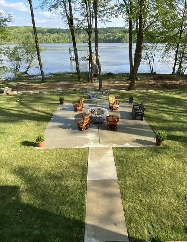 Cherokee, AL 35616,735 BUCHANAN PENINSULA ST