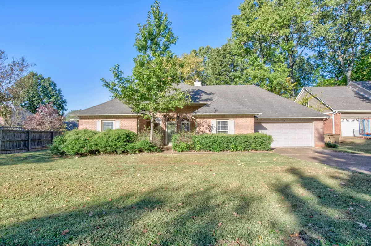 Memphis, TN 38018,433 LEAF TRAIL LN