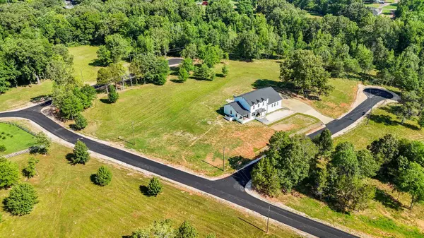 Savannah, TN 38372,0 GROVE LN