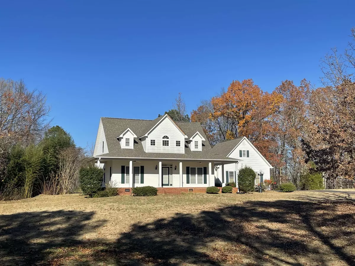 Selmer, TN 38375,78 COX LN