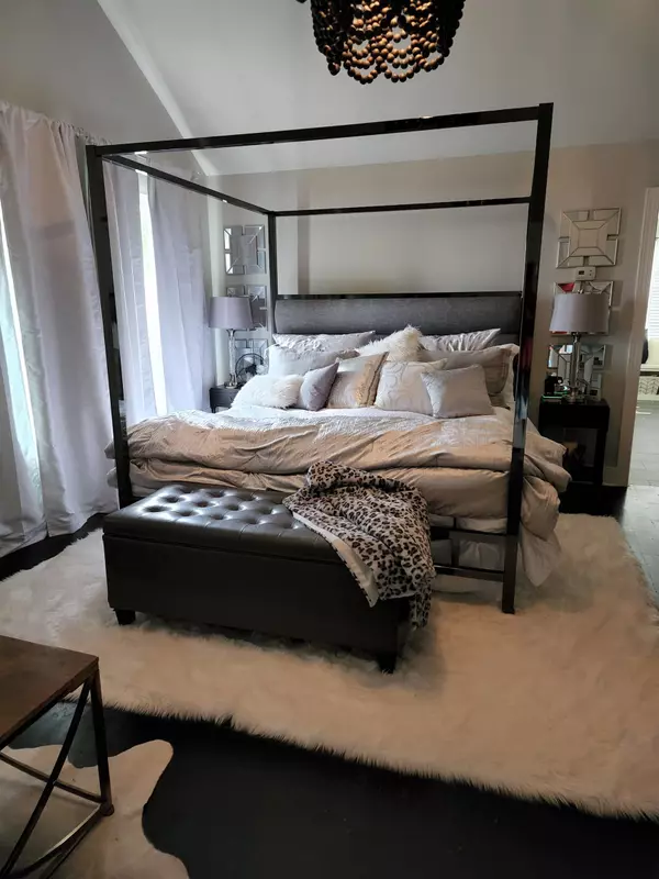 Cherokee, AL 35616,939 EAGLE POINT DR