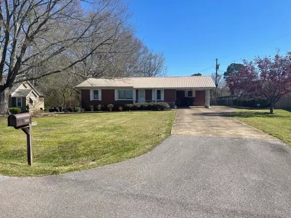 1440 VIRGINIA DR, Bolivar, TN 38008