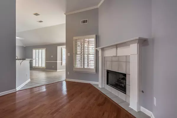 Bartlett, TN 38002,8217 THORNE DR