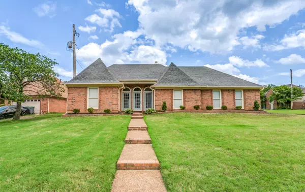 8988 COUNTRY PECAN CV, Memphis, TN 38016