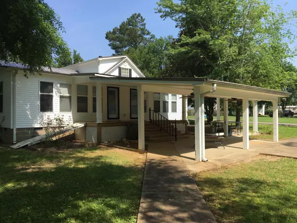 Adamsville, TN 38310,113 HOLMES ST