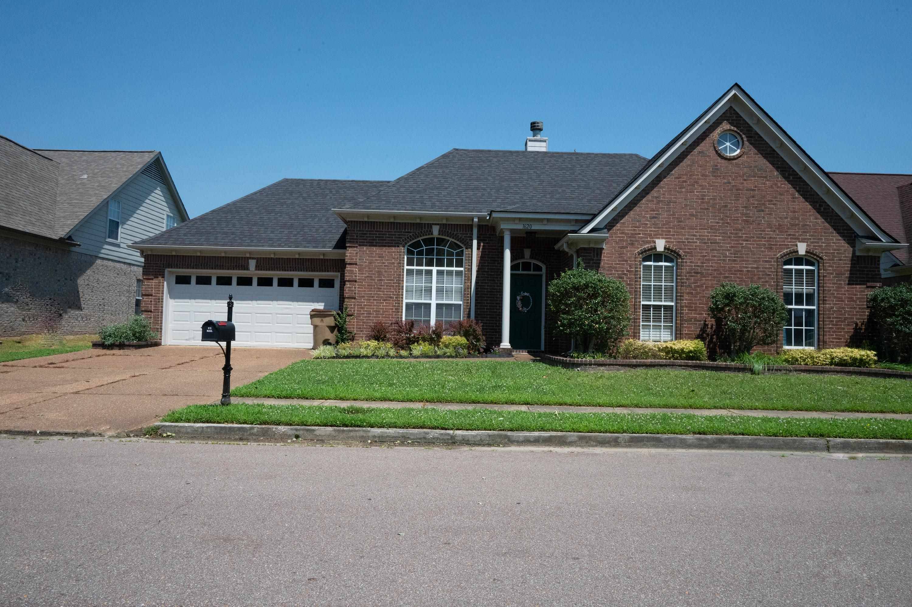 1620 FARKLEBERRY DR, Unincorporated, TN 38016