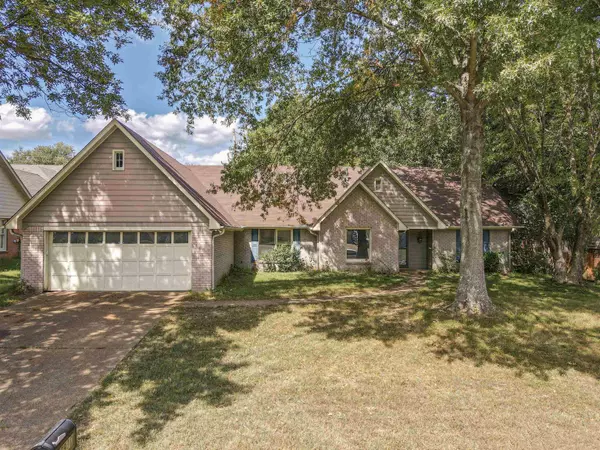 8910 MAGNOLIA LEAF CV, Memphis, TN 38018