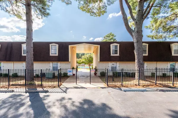 Collierville, TN 38017,325 S CENTER ST #40