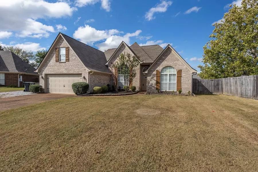 40 LAKE BREEZE CV, Oakland, TN 38060