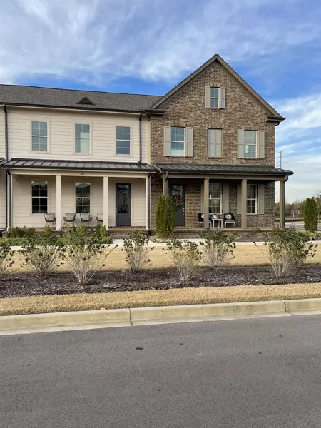 881 UFTON ALY, Collierville, TN 38017