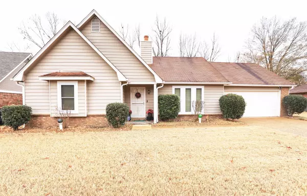 7021 APPLE CREEK DR, Memphis, TN 38125