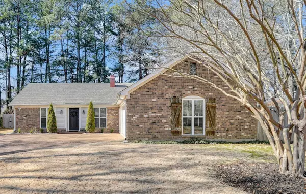 1019 HUNTERS RETREAT DR, Collierville, TN 38017