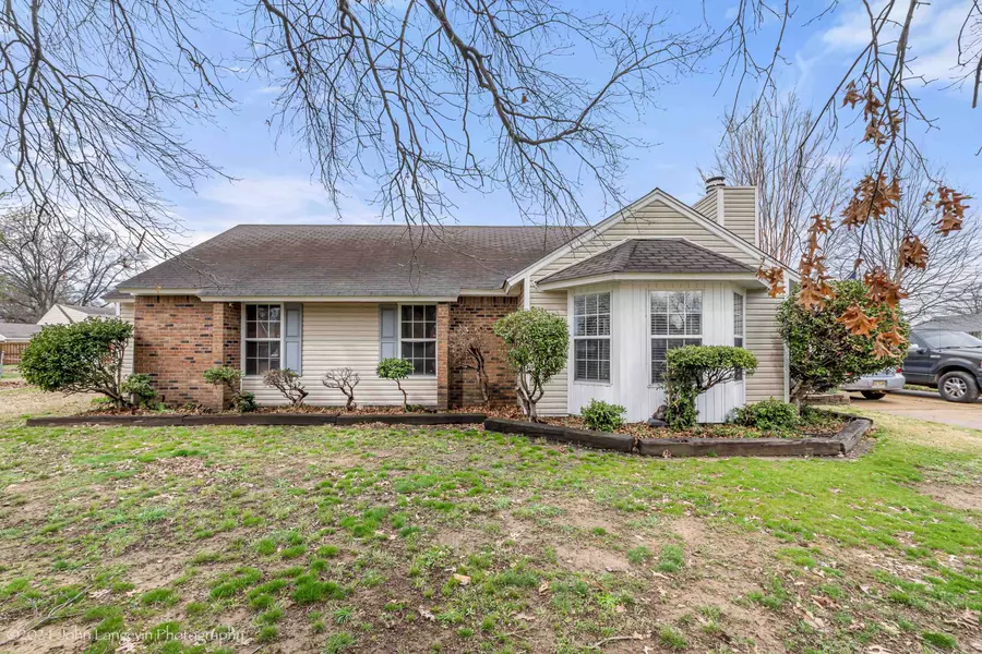 650 WOODSMOKE DR, Southaven, MS 38671