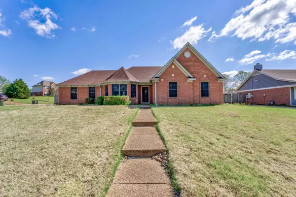 75 CENTER OAK DR, Oakland, TN 38060