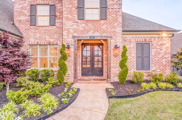 Collierville, TN 38017,651 CEDAR SHADOWS CIR E