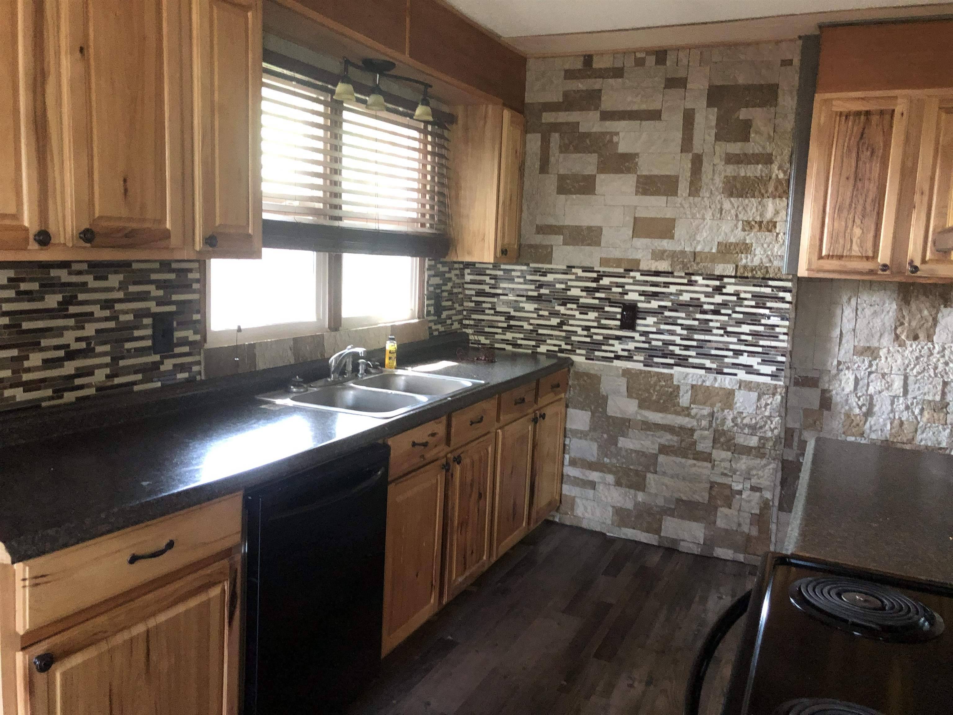 Adamsville, TN 38310,326 MIMOSA ST