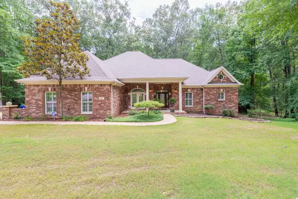 Hernando, MS 38632,1813 PECAN DR