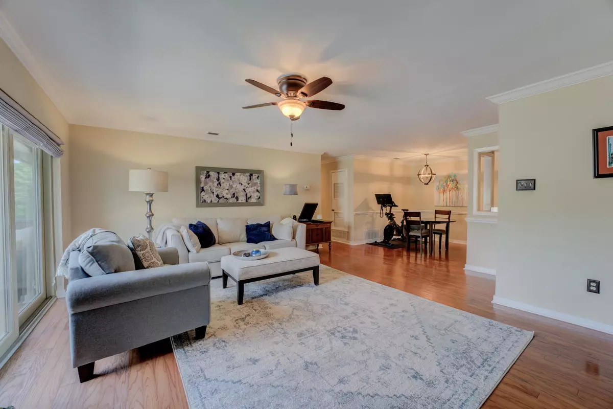 Memphis, TN 38117,827 CREEKSIDE DR #2