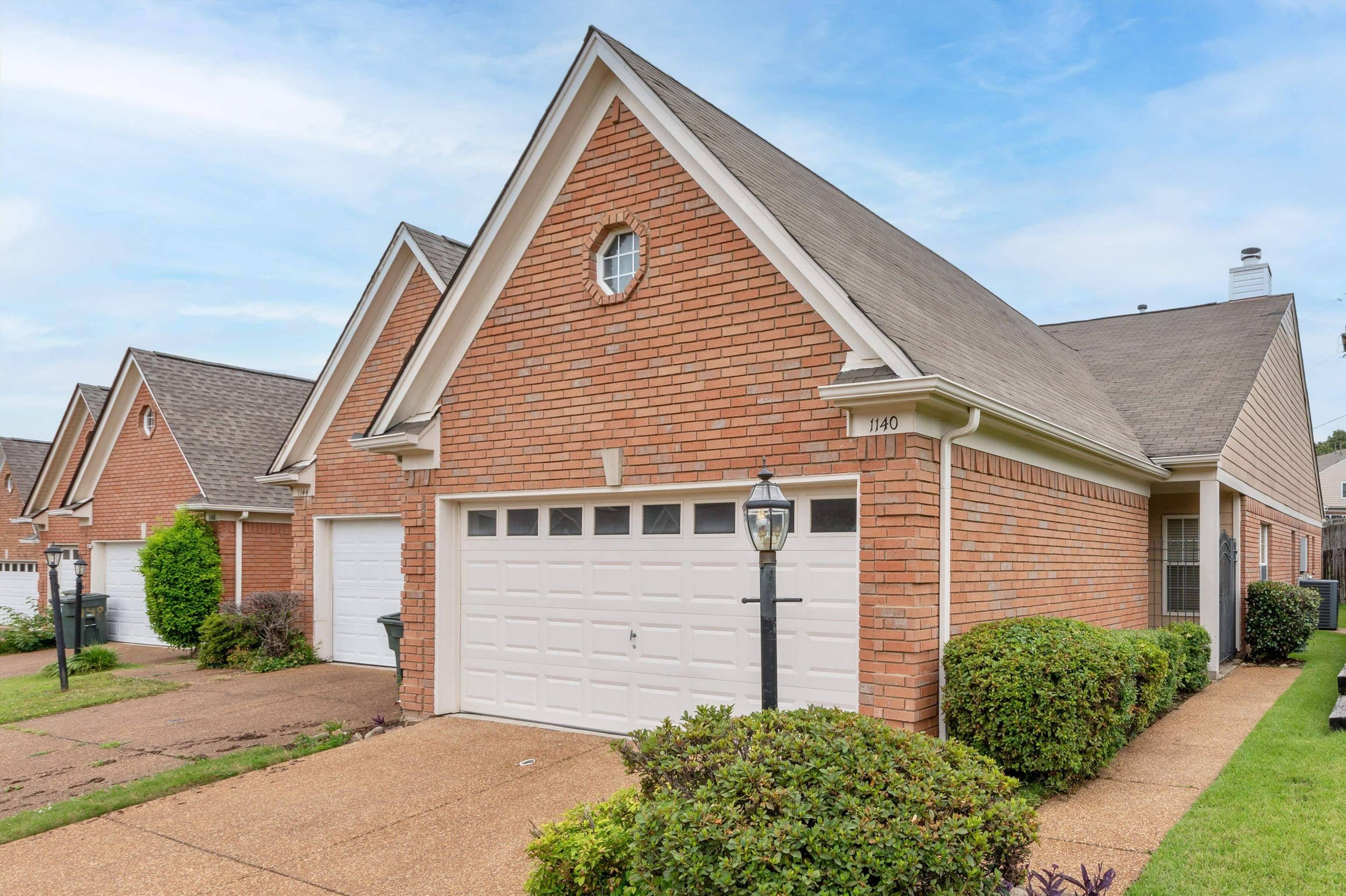 1140 BRADY HOLLOW LN,  Memphis,  TN 38016
