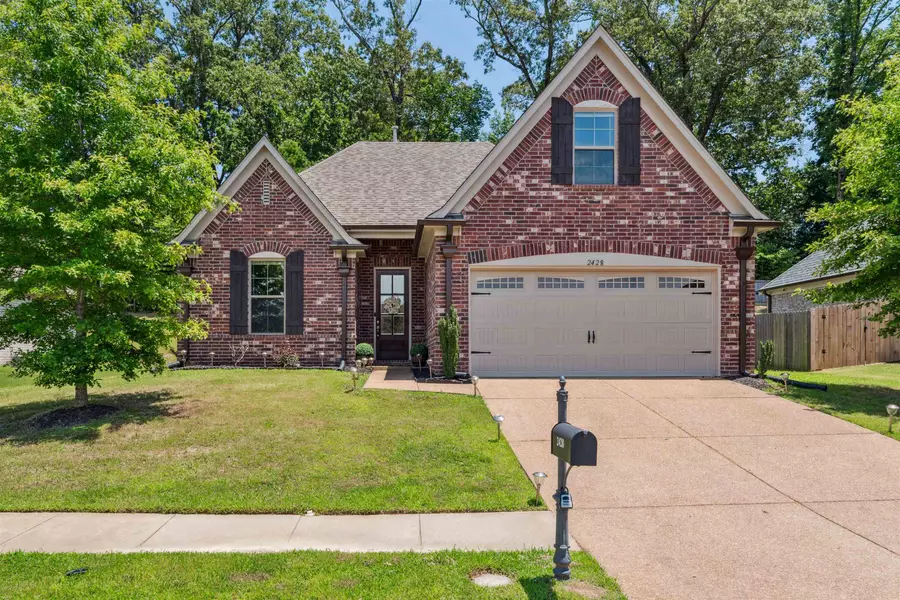 2428 CRIMSON RIDGE LN, Cordova, TN 38016