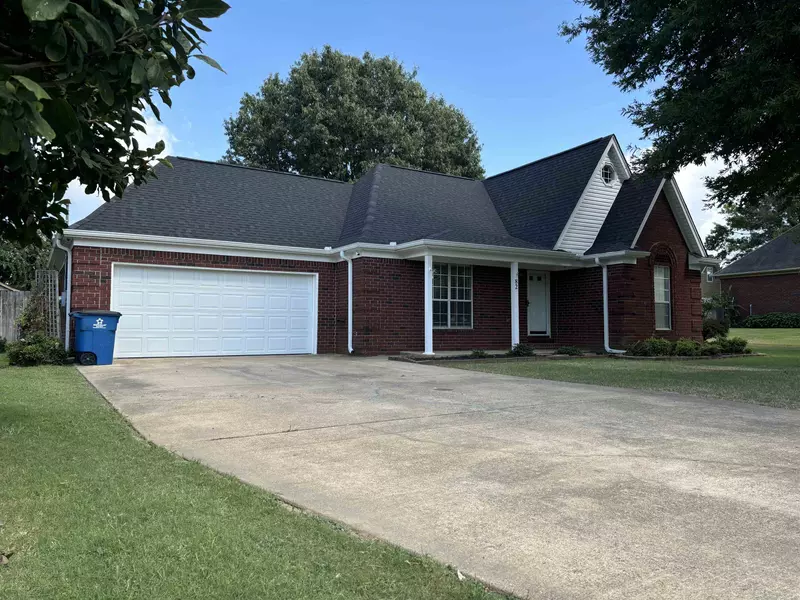 82 OXFORD DR, Atoka, TN 38004